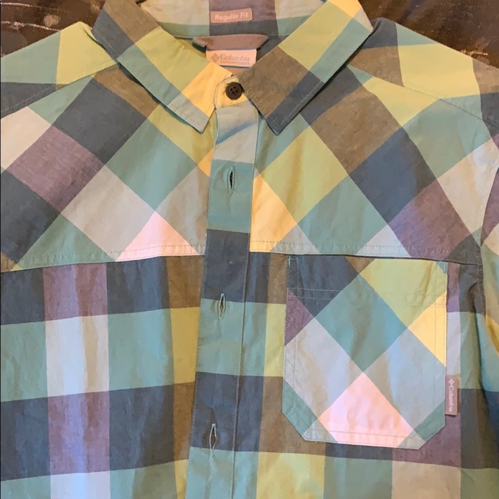 Button down - Picture 2 of 3